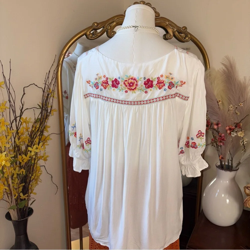 Savannah Jane Embroidered White Blouse NWOT - Picture 5 of 15